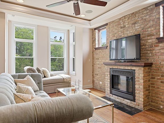 2nd image of 1516 N Mohawk St APT 3F