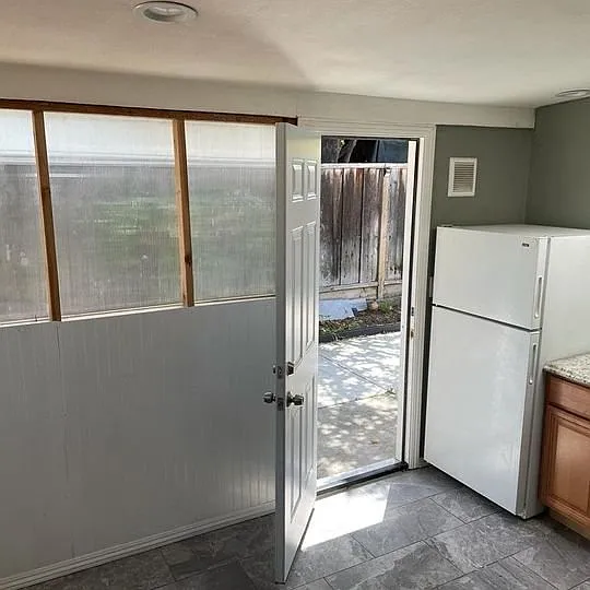 1 bed, 400 sqft, $1,700 — Photo 3