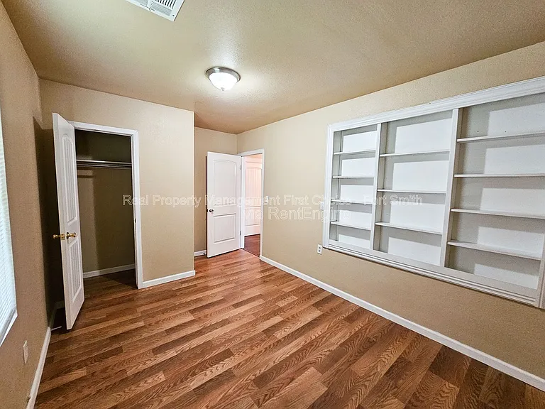 1008 S 23rd St — Photo 18
