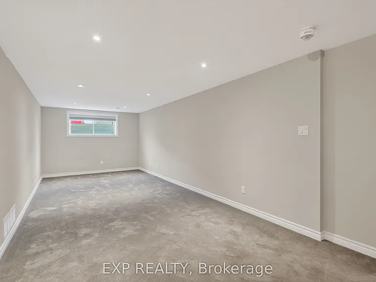 322 Rainrock Cres — Photo 23