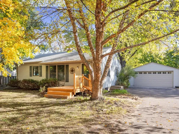 2938 Albert St N, Roseville, MN 55113