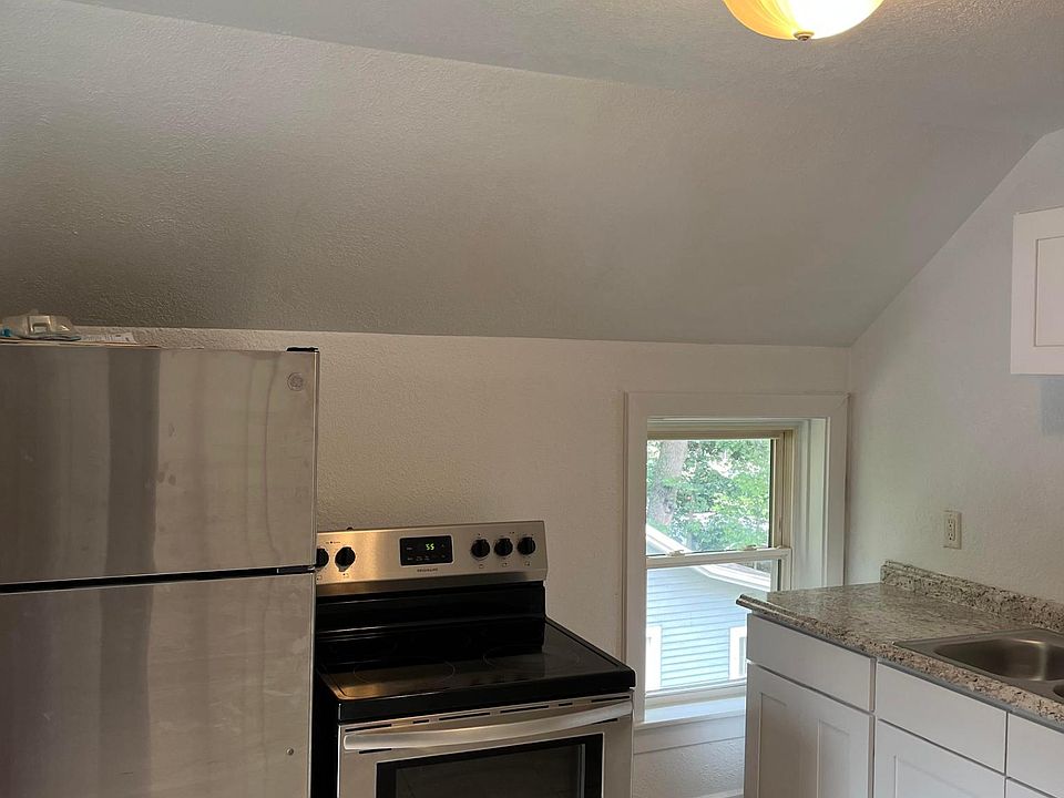 135 Lake St Pewaukee WI Zillow