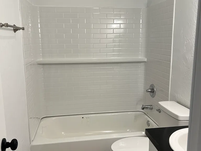 606 S 7th St #610 — Photo 8