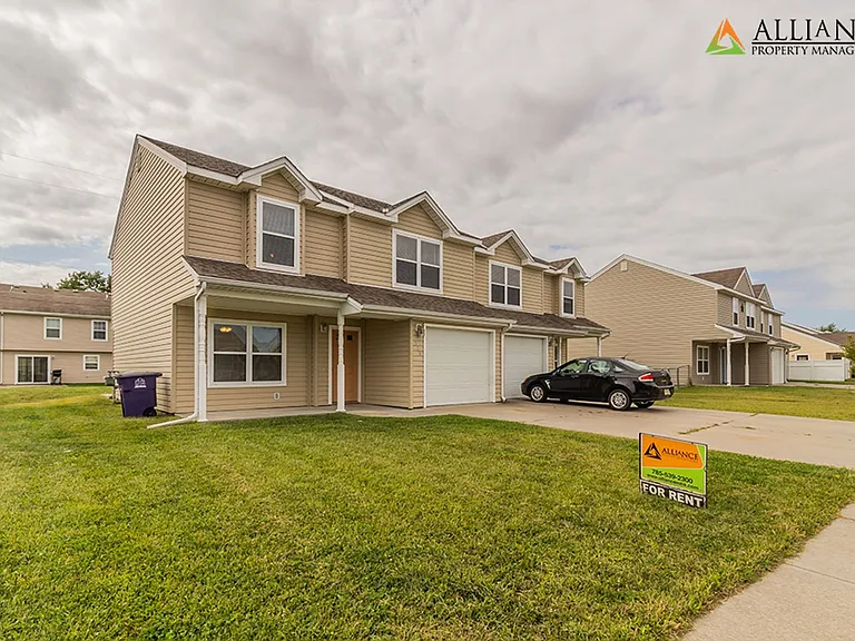 500 Brookmont Dr — Photo 3