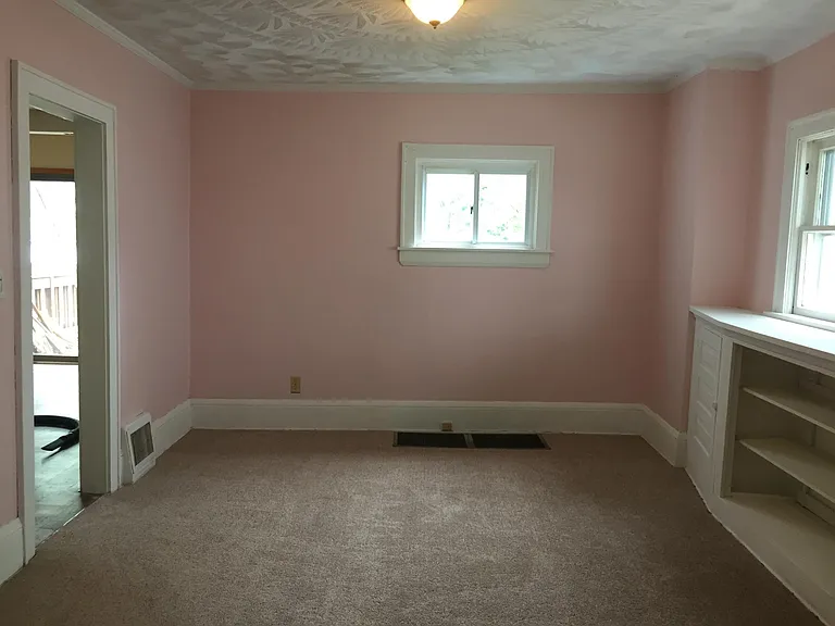 986 Chalker St — Photo 7