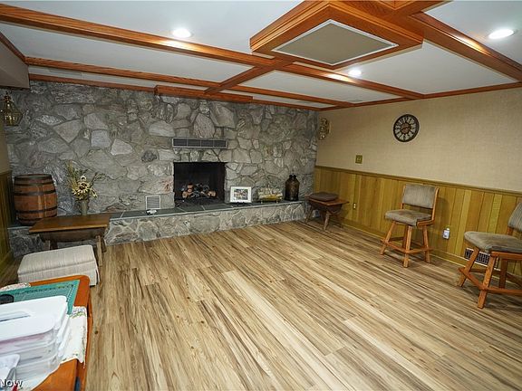 4th image of 1554 Woods Rd