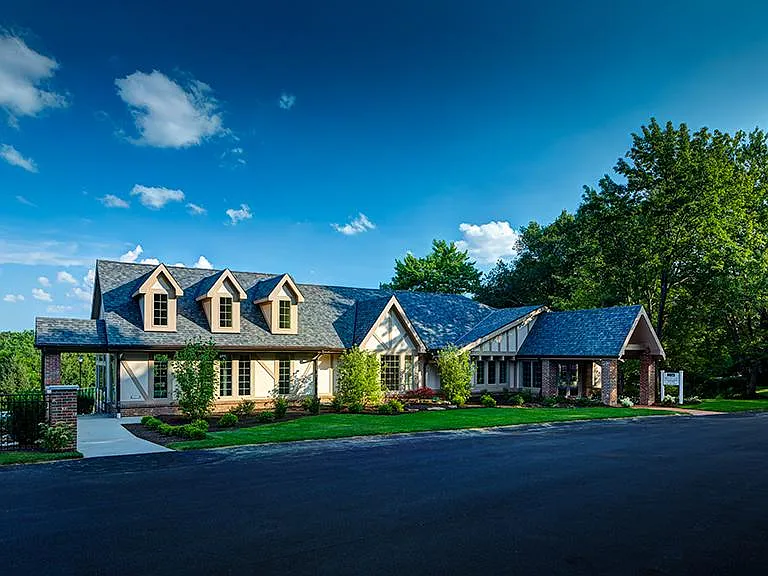 Hickory Hills — Photo 6