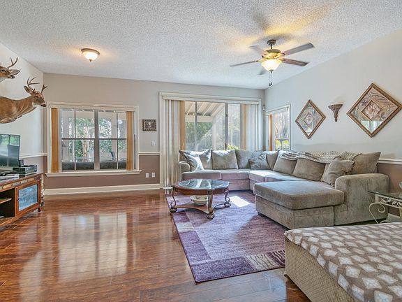 5th image of 265 NW 207th Ter