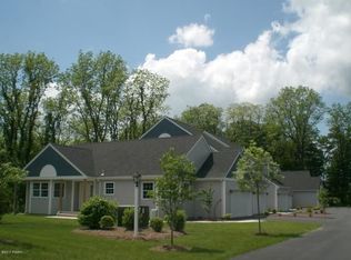 4108 Milford Landing Dr, Milford, PA 18337