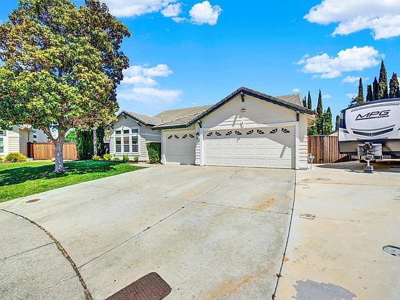 4th image of 370 Anchor Court