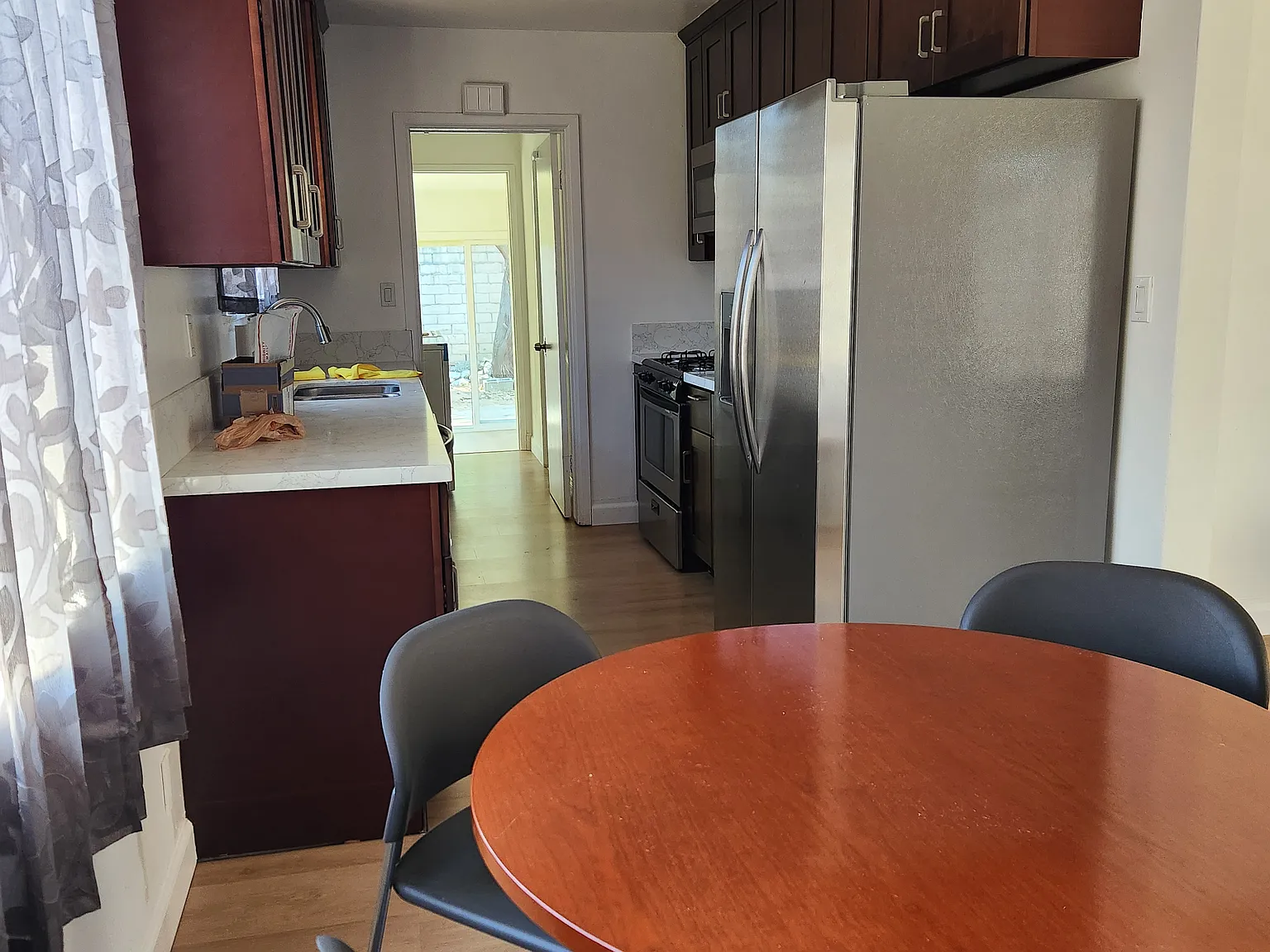 2 bed, 1401 sqft, $900 — Photo 3