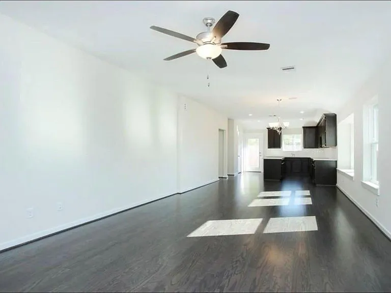 204 Laura Leigh Ln — Photo 5