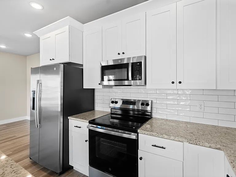 1221 Parkstone Dr NW — Photo 8