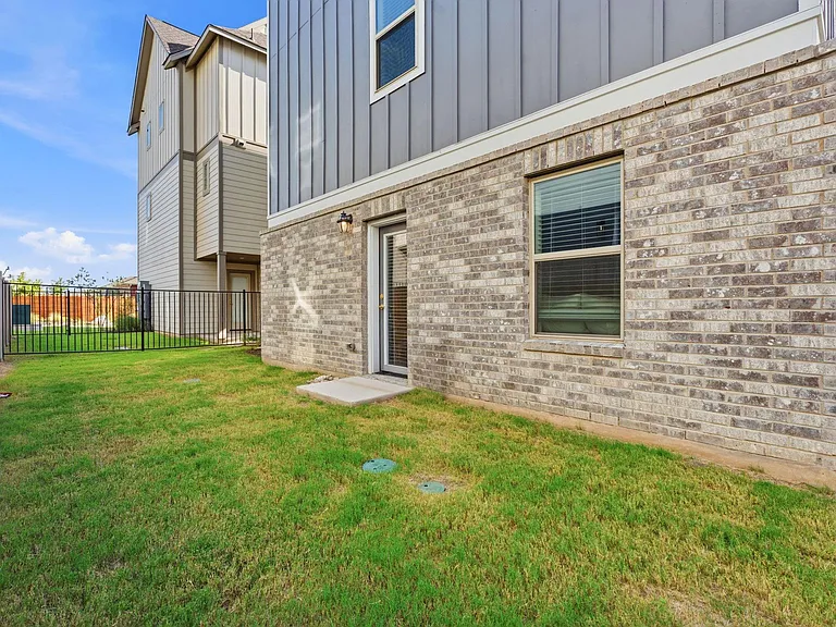 6312 Stockman Dr #4 — Photo 18