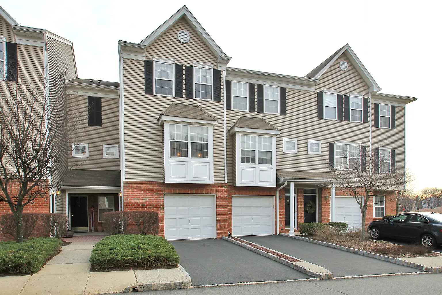 65 Greenbrook Dr photo 1
