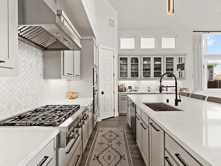 721 Yarrow St — Photo 4