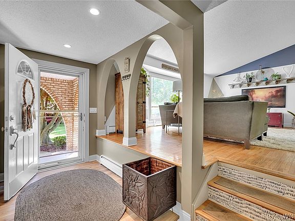 5th image of 336 Seabrook Dr