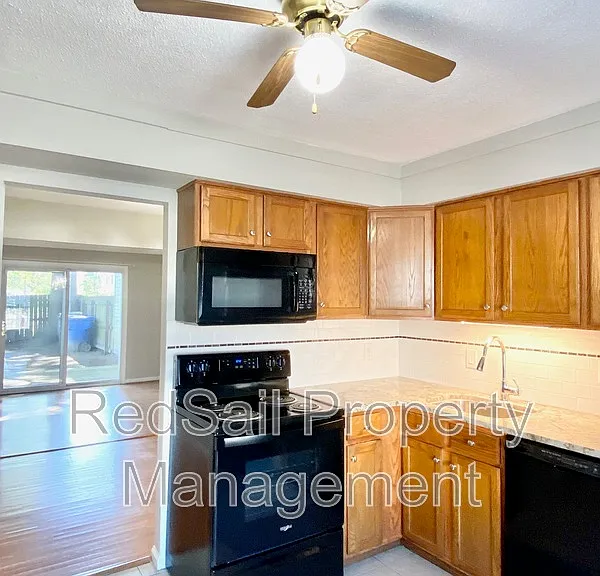 1114 Clear Springs Rd — Photo 7