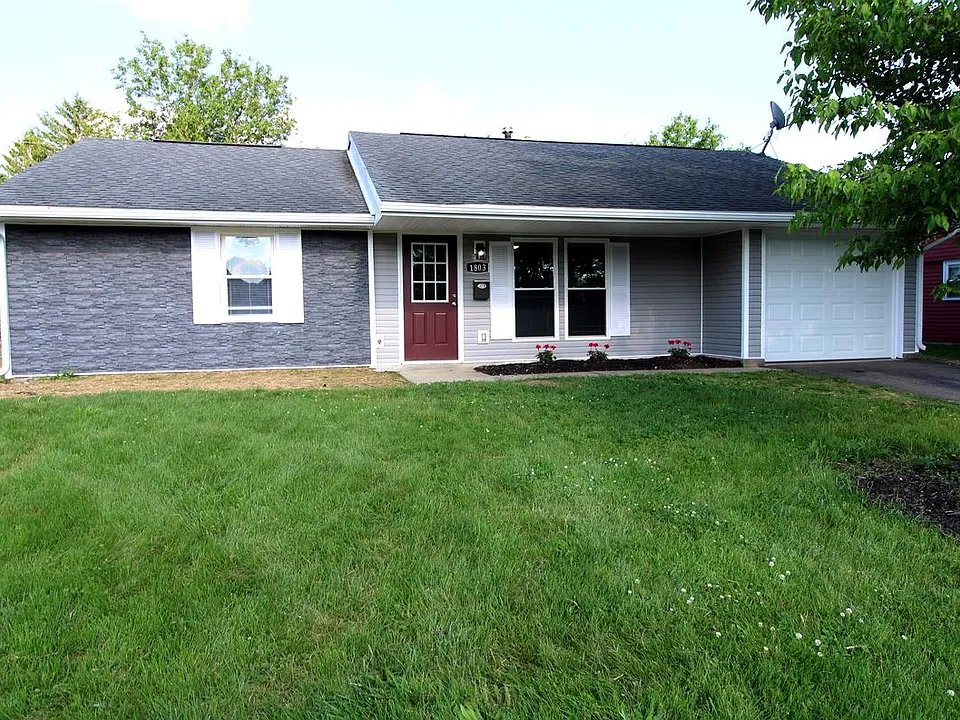 1803 Roxbury Dr