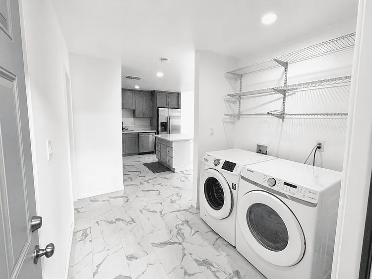 6029 Del Amo Blvd — Photo 12