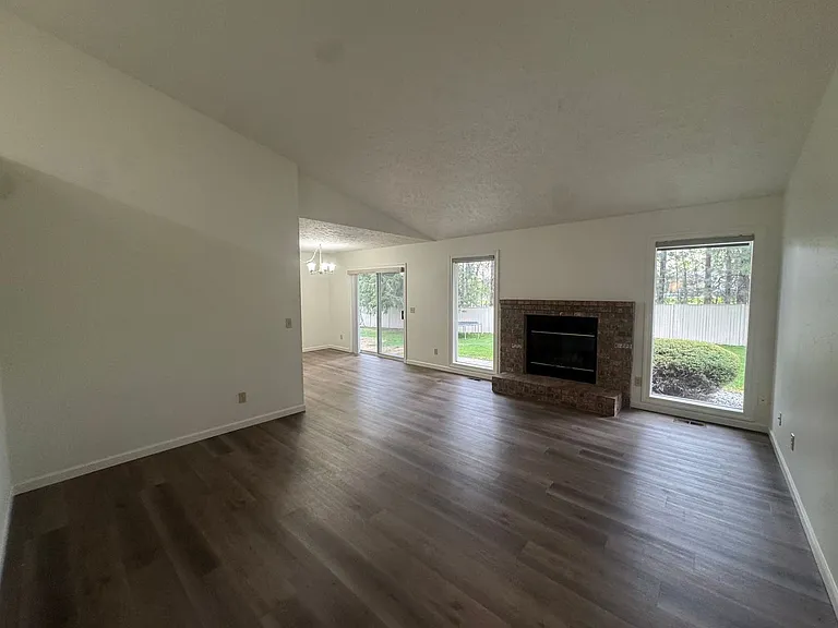 6920 N Old Fort Dr — Photo 7