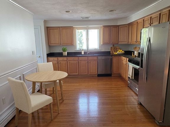 3rd image of 63-65 Charles St #63