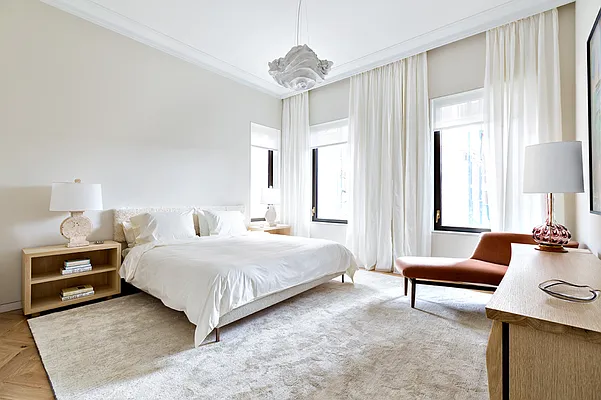 Sold by Compass | media 18