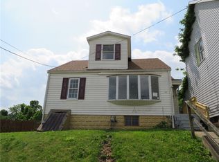 666 Ewing St, Washington, PA 15301