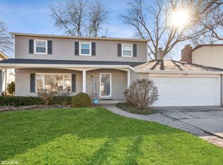 171 University Dr, Buffalo Grove, IL 60089