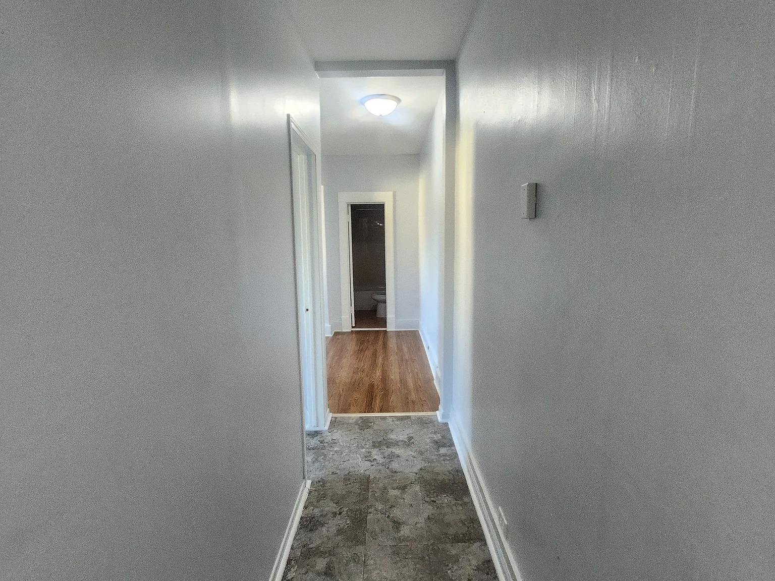 2 bed, 1.0 bath, 800 sqft, $1,400 — Photo 2