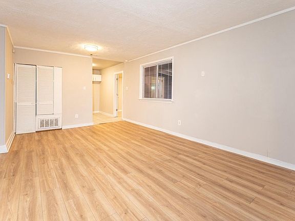 5th image of 7700 Greenleaf Rd