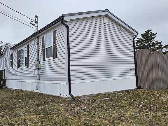 4th image of 55 Stoney Island Rd