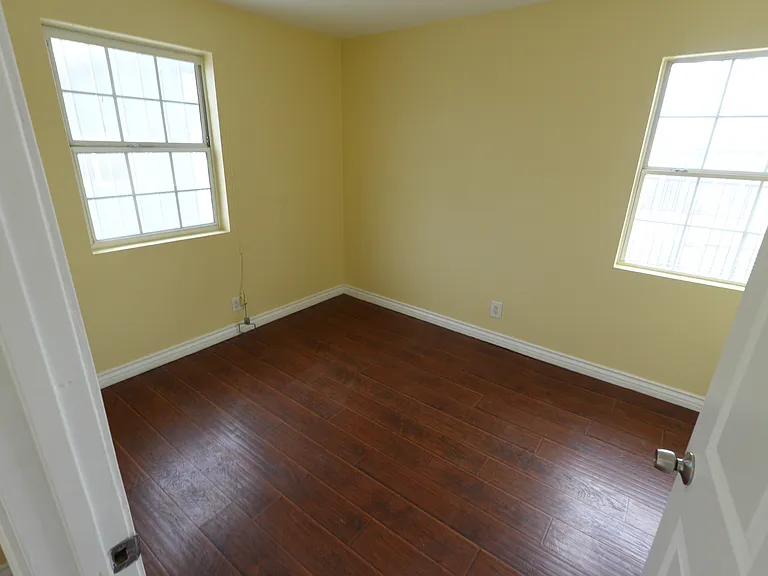 10727 Gorman Ave #10727 — Photo 7