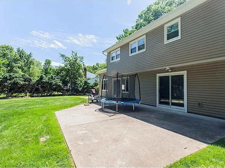 6 Sherwood Rd — Photo 15