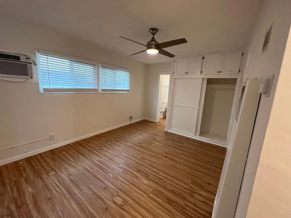 Studio, 200 sqft, $1,245 — Photo 3