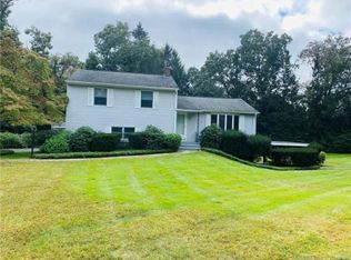 76 Barryscott Dr, Fairfield, CT 06825