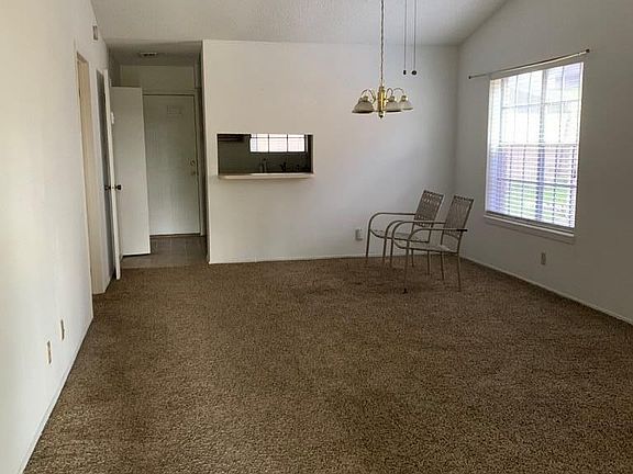 4th image of 1000 Camelot Dr APT 6113