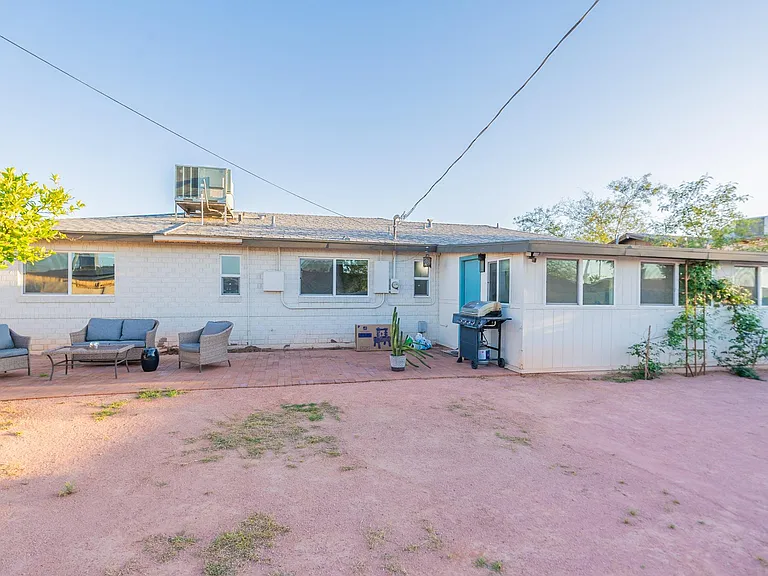 4724 E Polk St — Photo 37