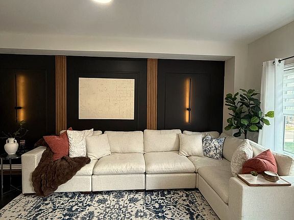 4th image of 305 Garner Rd W #117