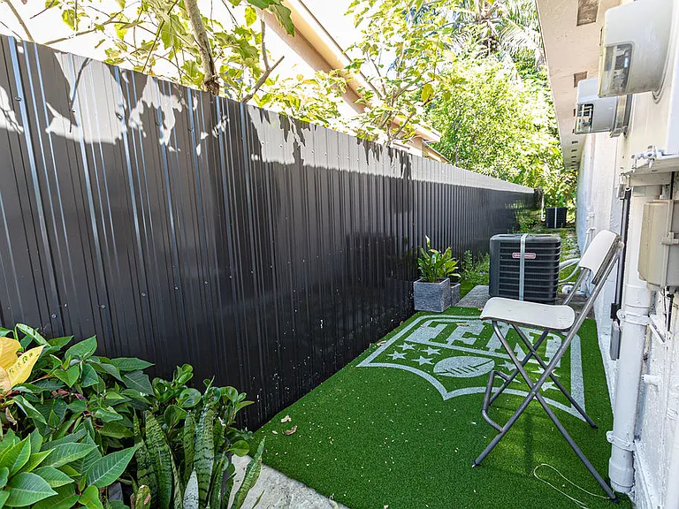 518 NW 94th St — Photo 31