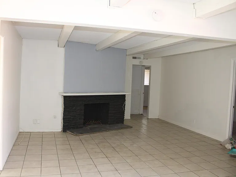 4632 Canoga St — Photo 4
