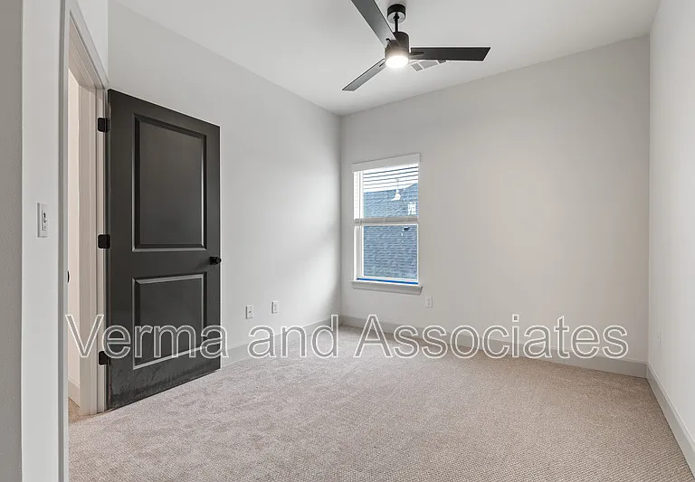 1121 Whistler St — Photo 25