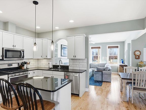 2nd image of 87 South Jefferson Road