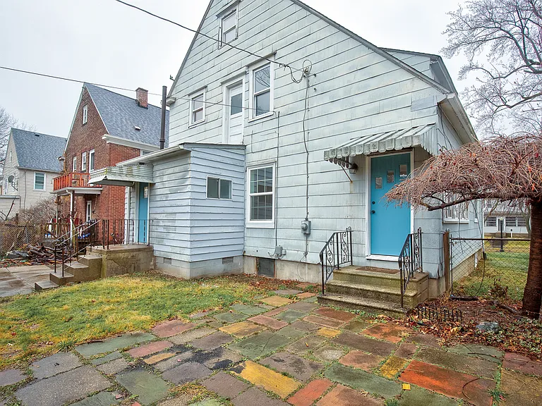 366 N Firestone Blvd — Photo 17