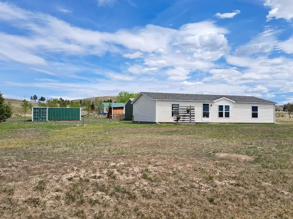 348 Country Club Rd, Chadron, NE 69337