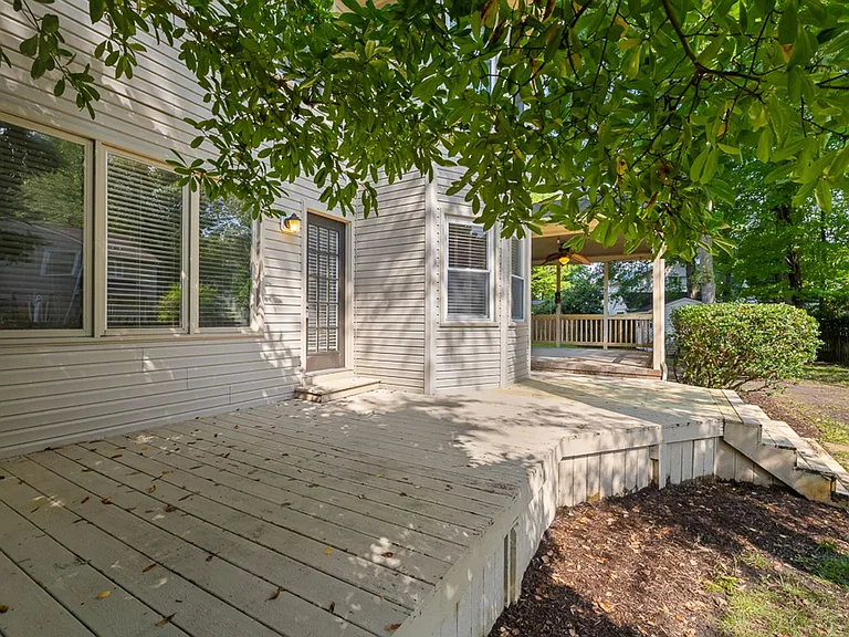 501 Asbury Ct — Photo 44