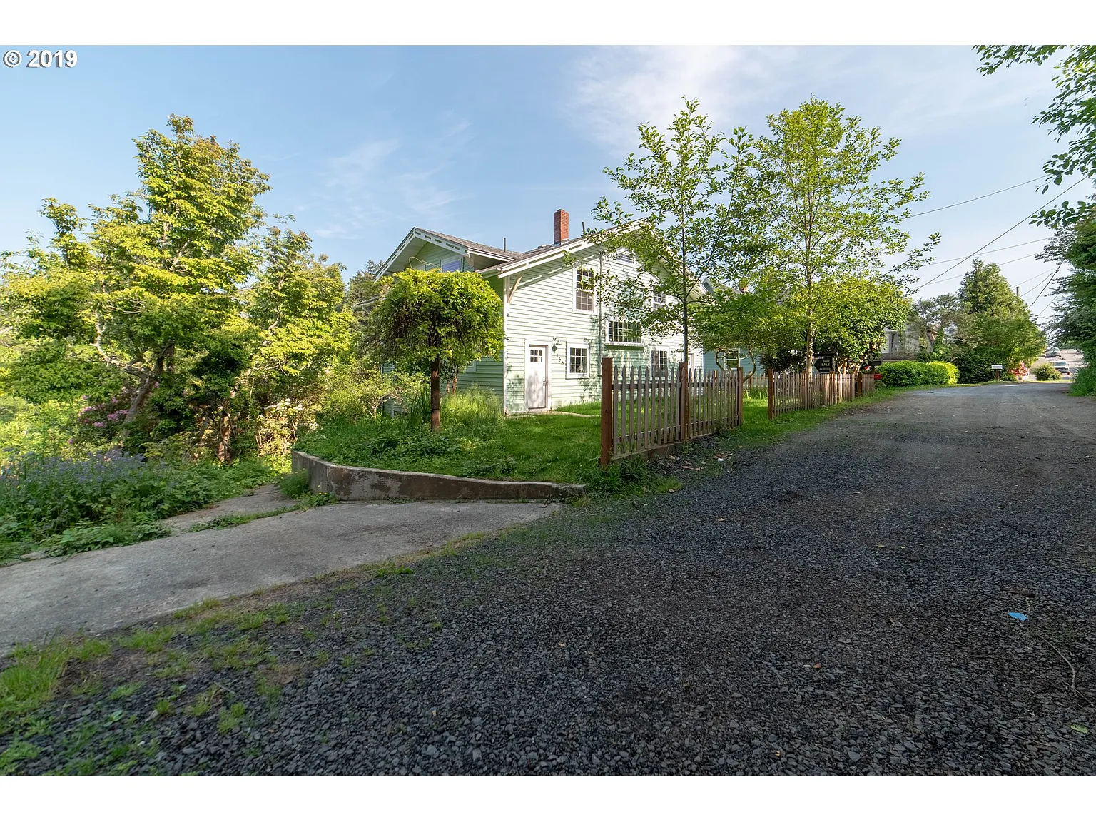 1156 N 9th St photo 1