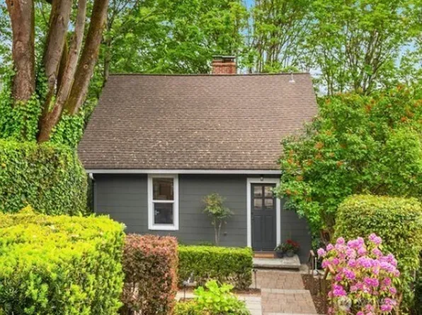 664 32nd Avenue E, Seattle, WA 98112