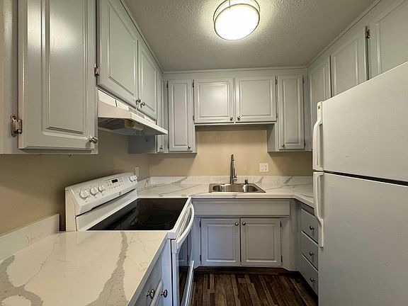 5th image of 2423 T St APT 3