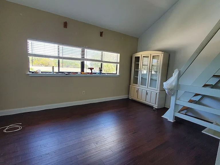 206 Pierce Ave — Photo 5